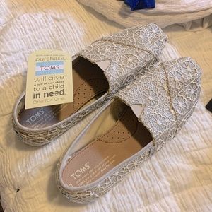 Tom’s size 7 never worn shoes